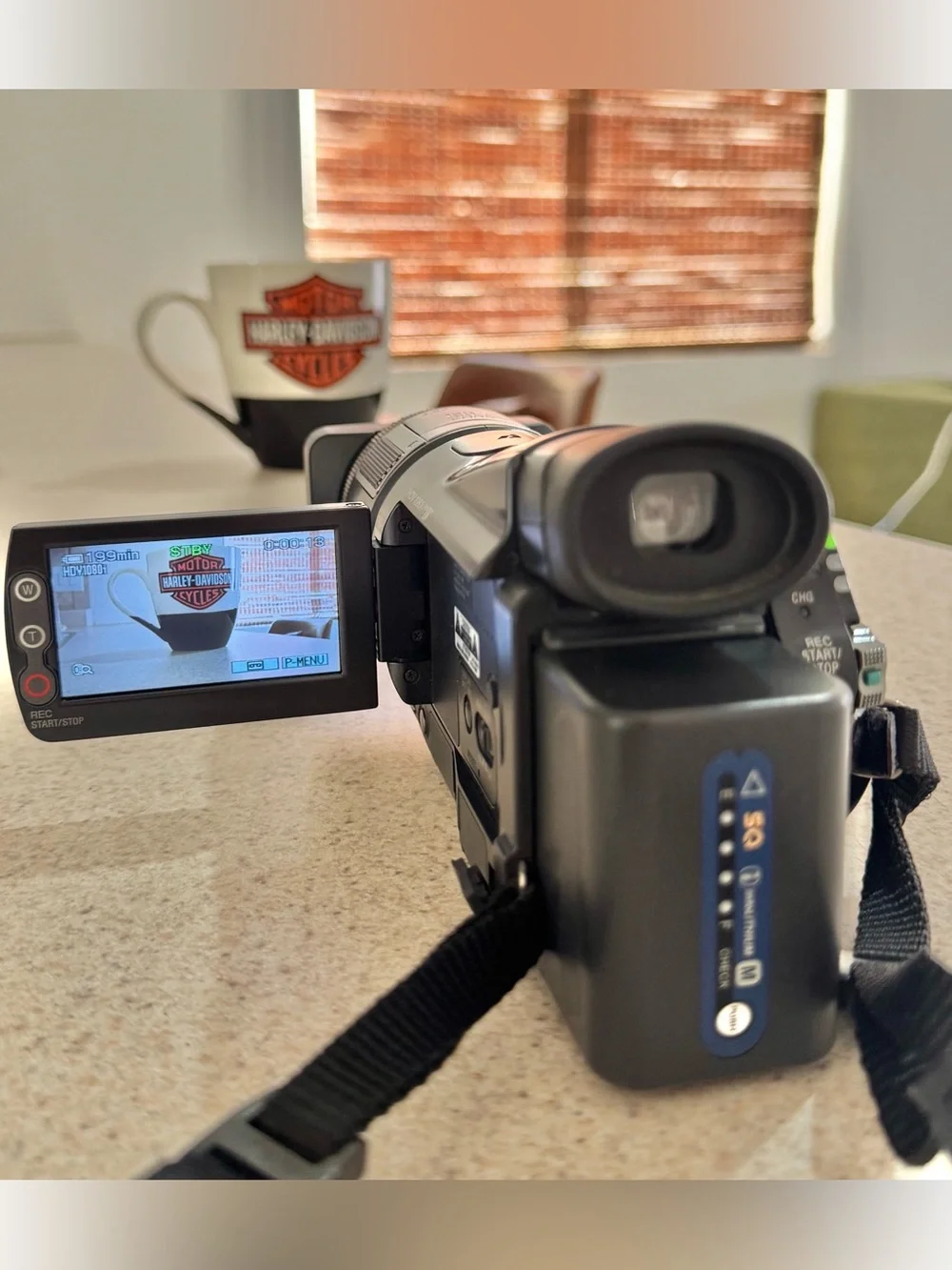 Vtg Sony Handycam HDR-HCI Camcorder